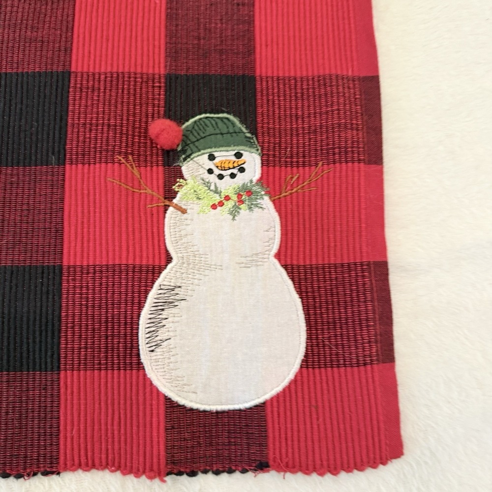4 St. Nicholas Square Buffalo Plaid‎ Snowman Embroidered Placemats Puffball Set - Picture 2 of 12
